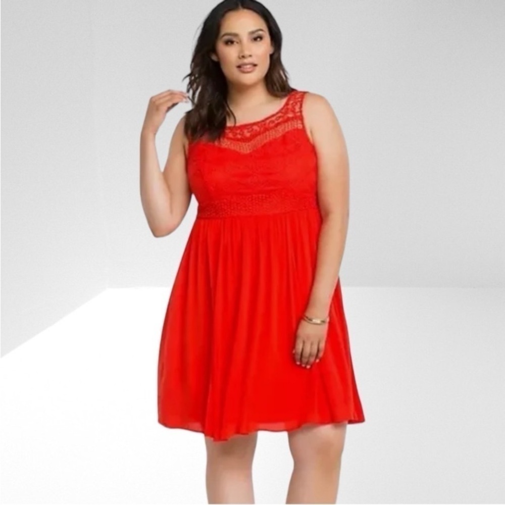 Torrid Scarlet Red Crochet Lace
Top Sweetheart Neck Crinkle Gauze
Skater Dress